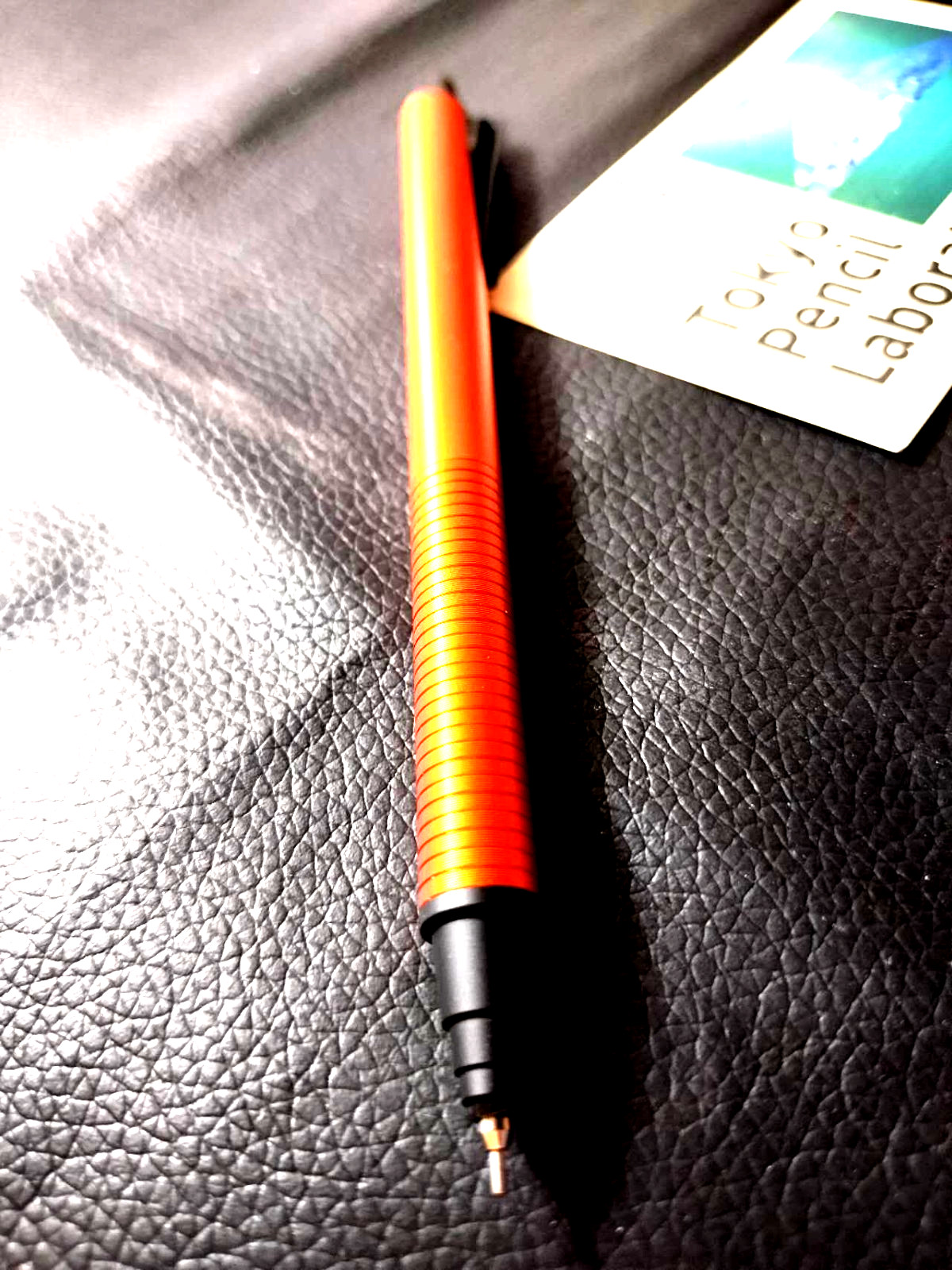 DDU/Uni Kurutoga Metal Limited Edition Sunrise Orange 0.5mm Mechanical Pencil/JP