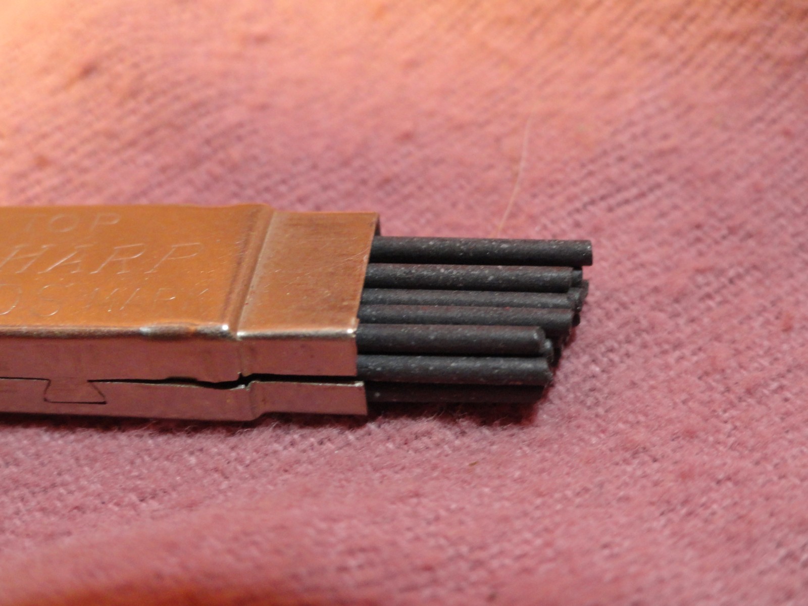 VINTAGE EVERSHARP RED TOP TIN OF SQUARE WRITING LEADS THE WAHL COMPANY FAST SHIP