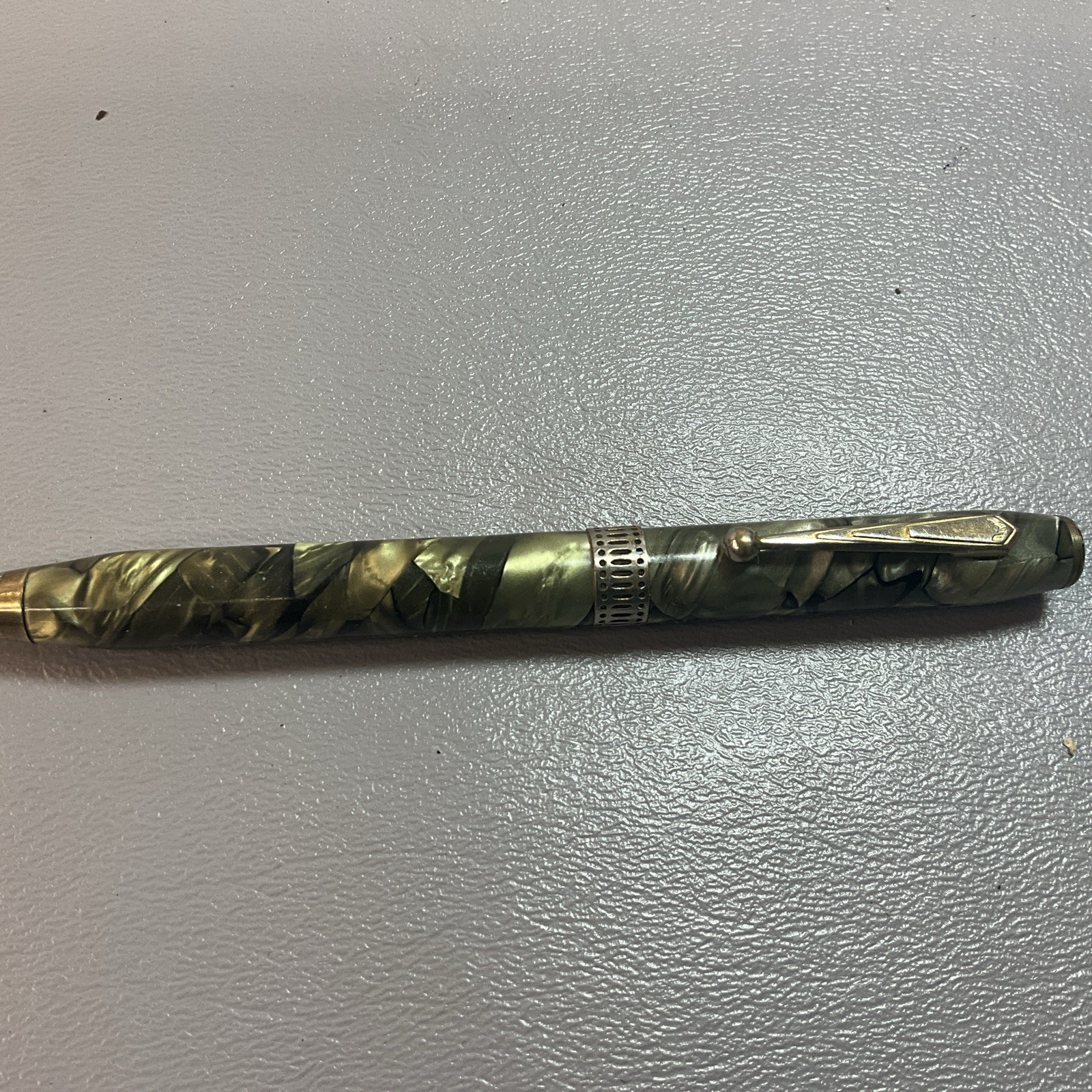 UNBRANDED MECHANICAL PENCIL, 5 IN. GREEN MARBLED INLAY WORKS. LAYERED CLIP(S1019