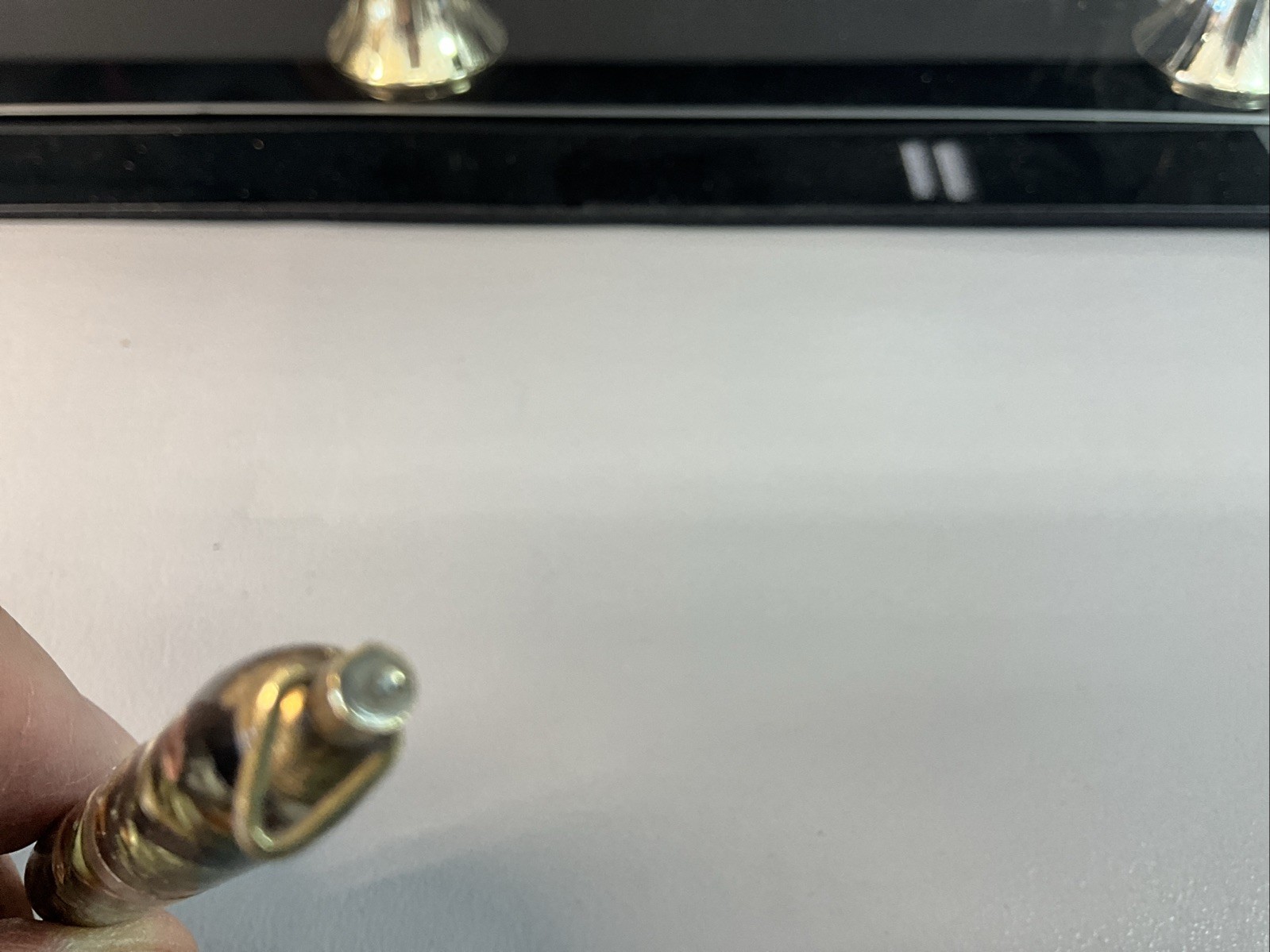 UNBRANDED RING TOP MECHANICAL PENCIL, 3.5 IN LONG. WORKS. ((S1294)