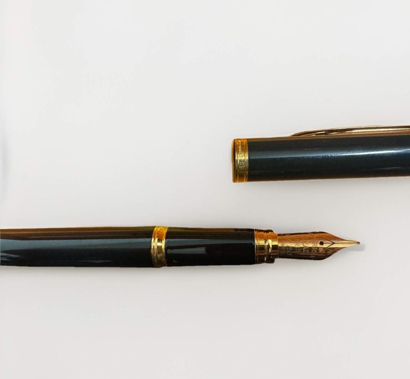 Waterman 16089-3 | Green Lacquer & Gold Gentleman Fountain Pen | Paris (New!)
