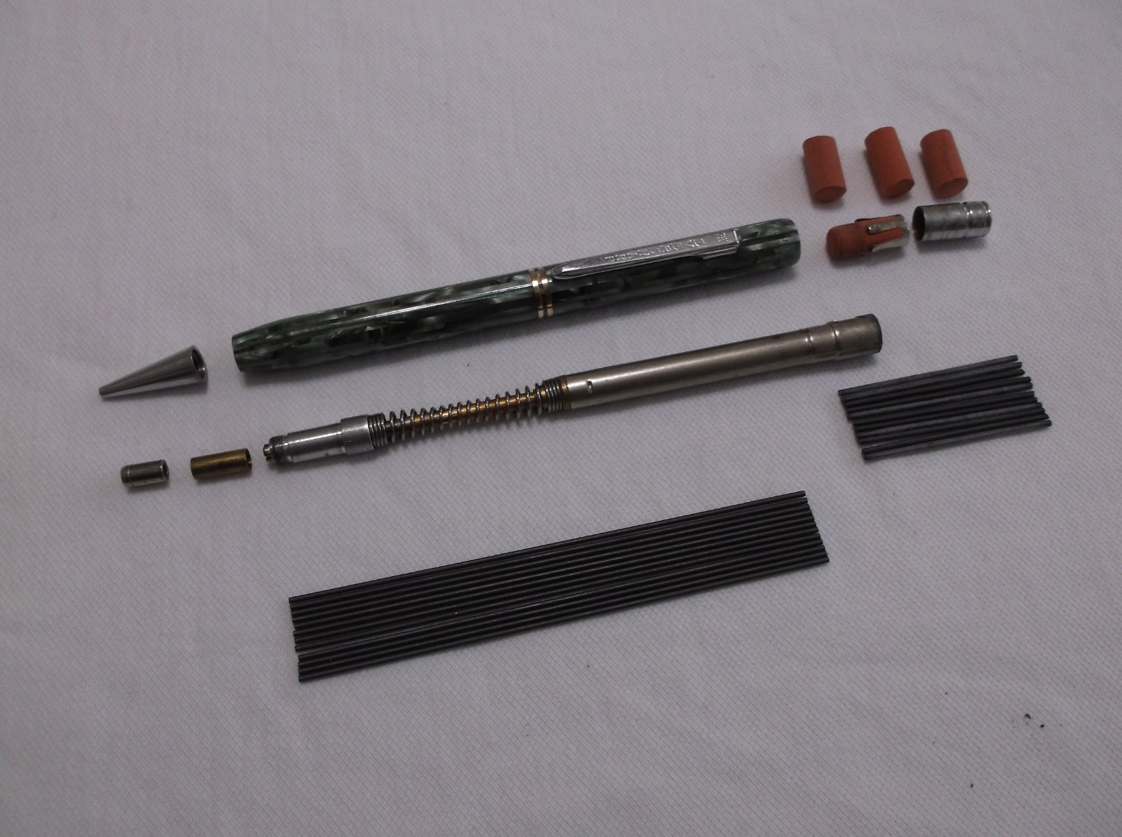 VINTAGE WAHL EVERSHARP AIR – LITE GREEN STRIPE REPEATER PENCIL / 1.18 mm LEAD