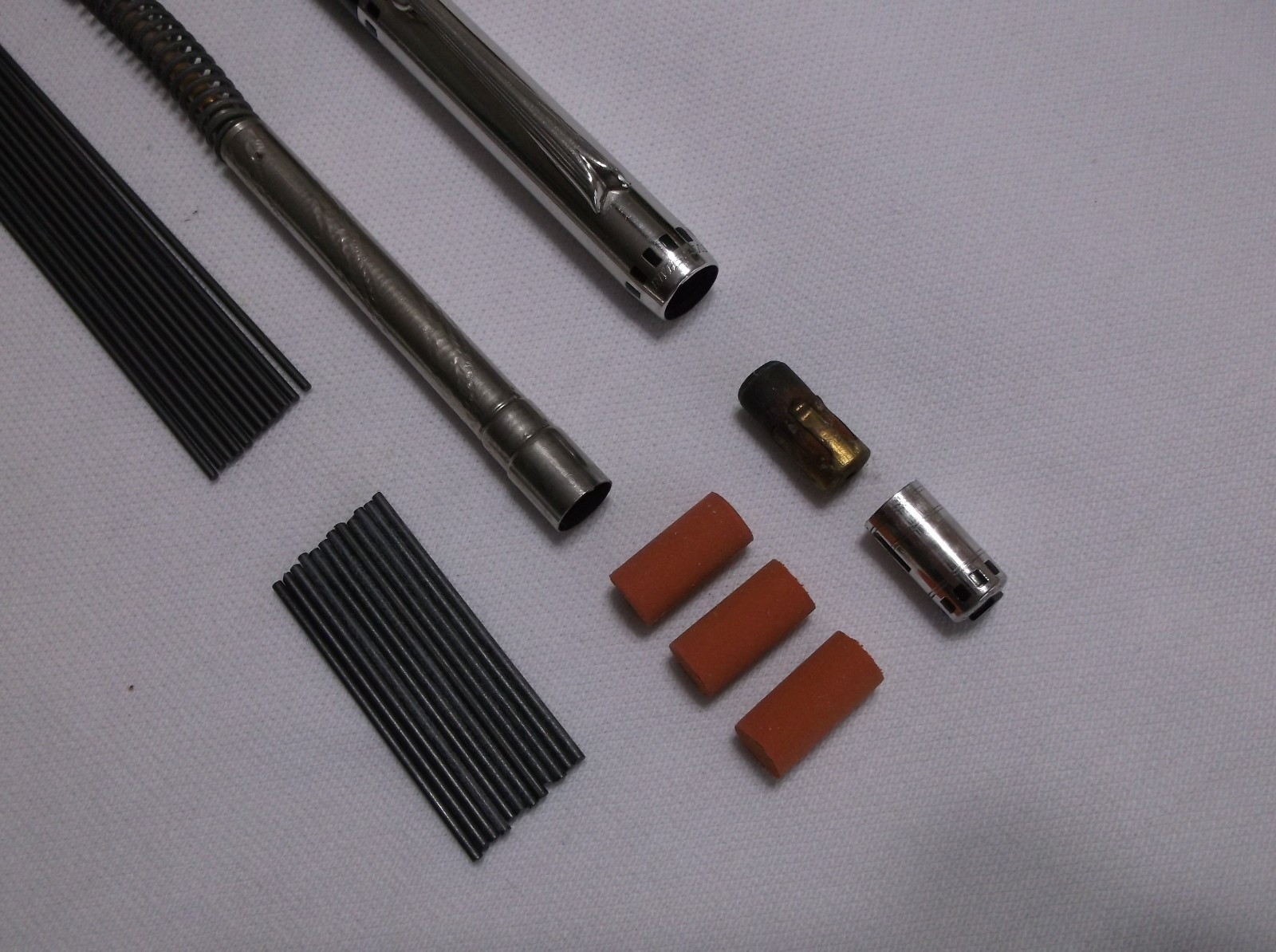 VINTAGE WAHL EVERSHARP CORONET BLACK / CHROME REPEATER PENCIL / 1.18 mm LEAD