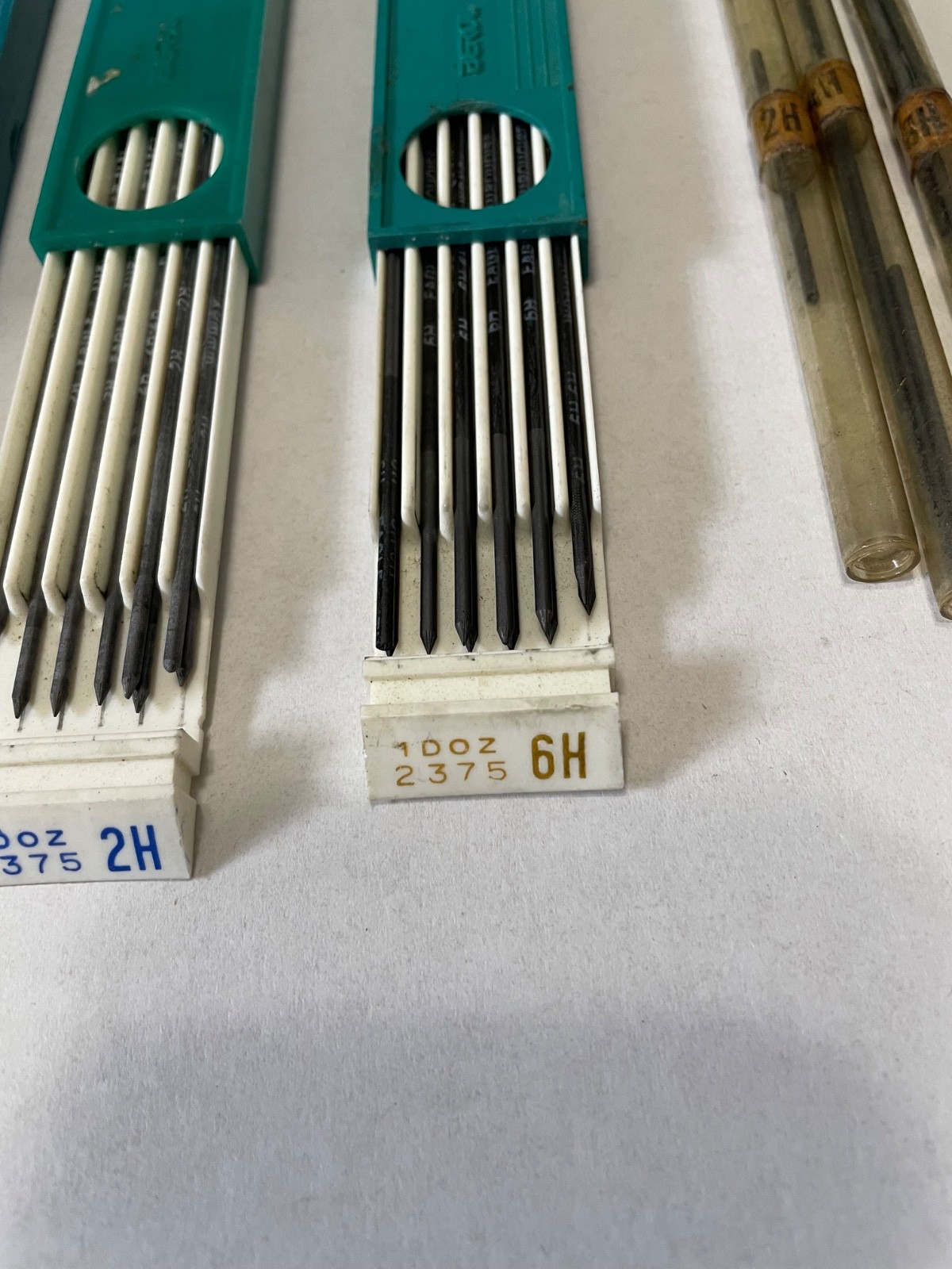 VTG TURQUISE EAGLE DRAWING LEADS/ VENUS LEADS.6H,F,2H,H.