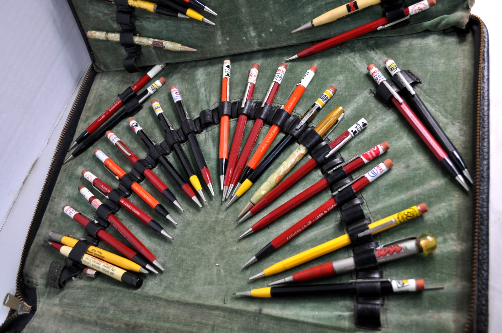 Lot of 75+ Autopoint Mechanical Pencils Gulf Mobil Napa Farm Salesman Sample