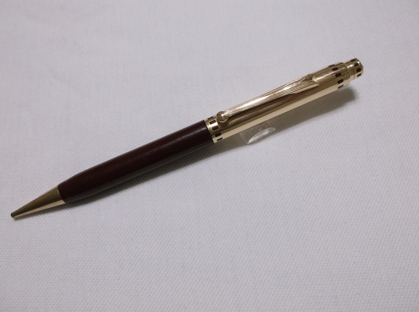 VINTAGE WAHL EVERSHARP CORONET BURGUNDY / GOLD REPEATER PENCIL / 1.18 mm LEAD
