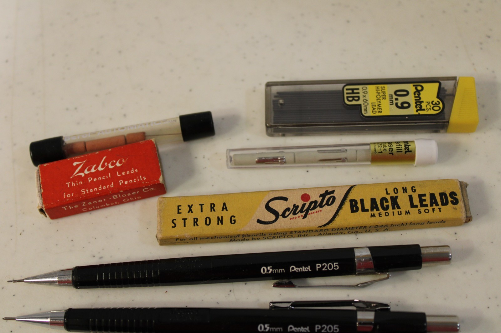 LOT OF 7 MECHANACAL DRAFTING WORKING LEAD PENCILS VINTAGE PENTEL P205, 209, ETC.