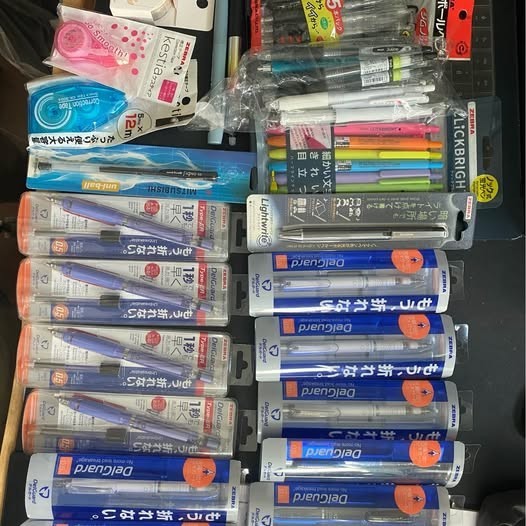 Collectives of JAPAN IMPORTED Zebra pens (Mechanical, light, color, black pens)