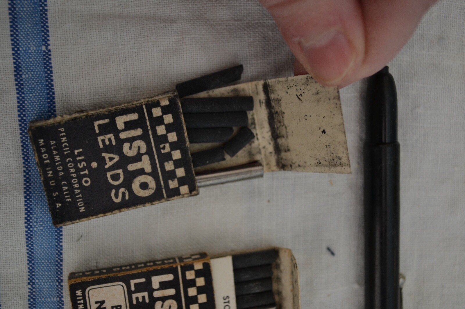 Vintage Listo Marker 162 and 3 Boxes of Leads