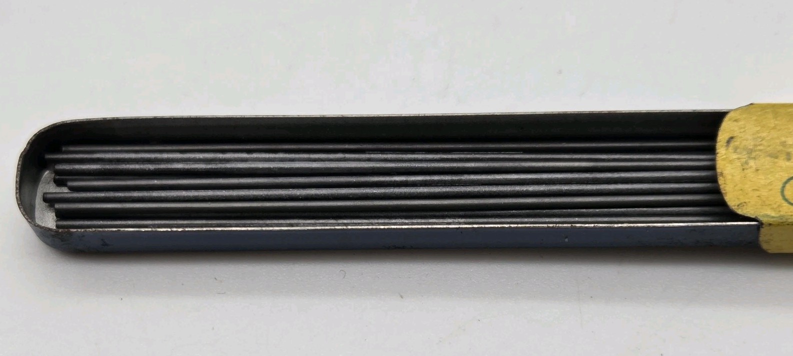 Sheaffer’s Fineline Thin Leads Tin F Firm F15 – Made in USA VTG