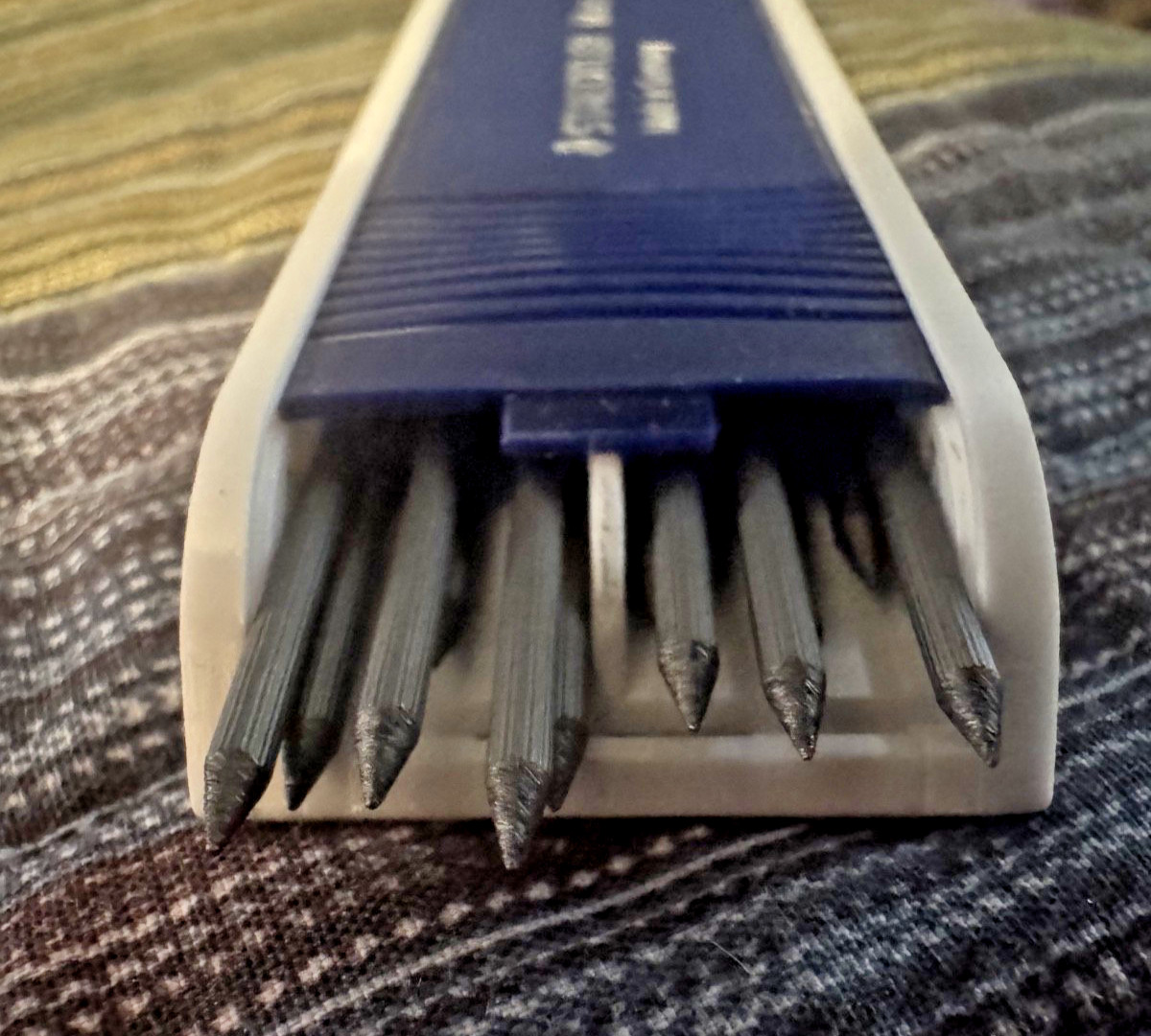 STAEDTLER MARS CARBON REFILL LEAD TRAY 12 LEADSX 2.0MM HB