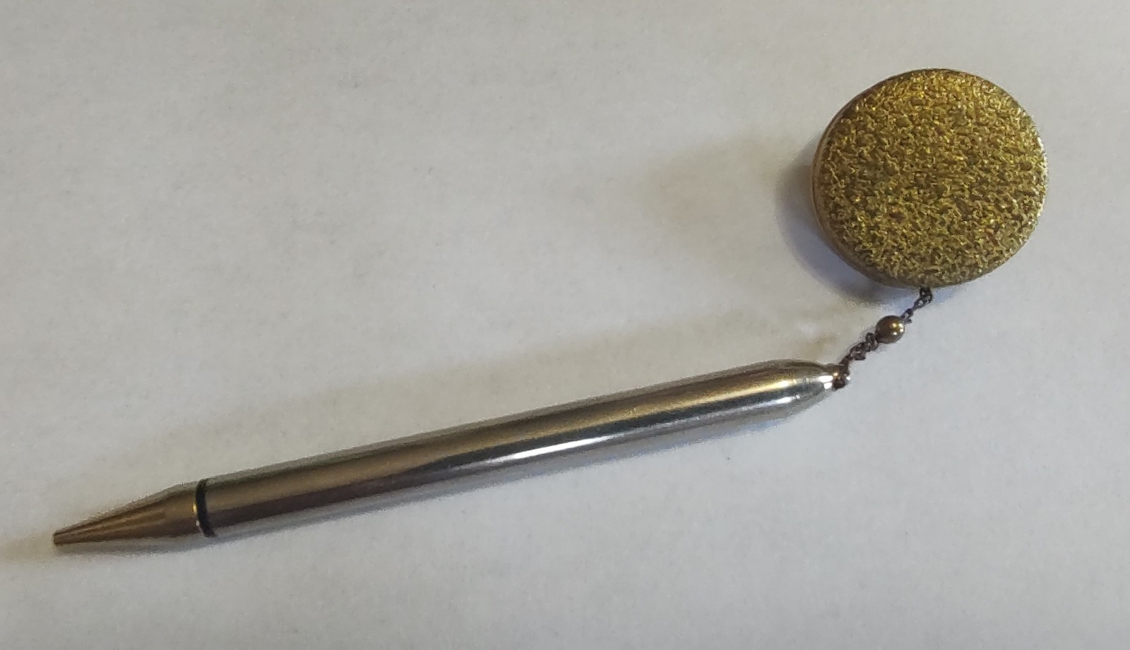 Vintage 1950’s-1960’s Gold Tone Lead Pencil Retractable Chain Brooch Pin
