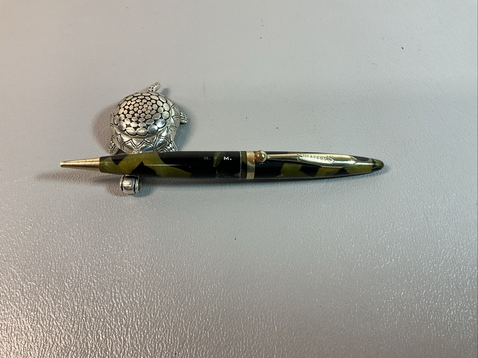 RARE VTG SHEAFFERS BALANCE PETITE MECHANICAL PENCIL 4 3/8 IN. BLK/PEARL(S1250).