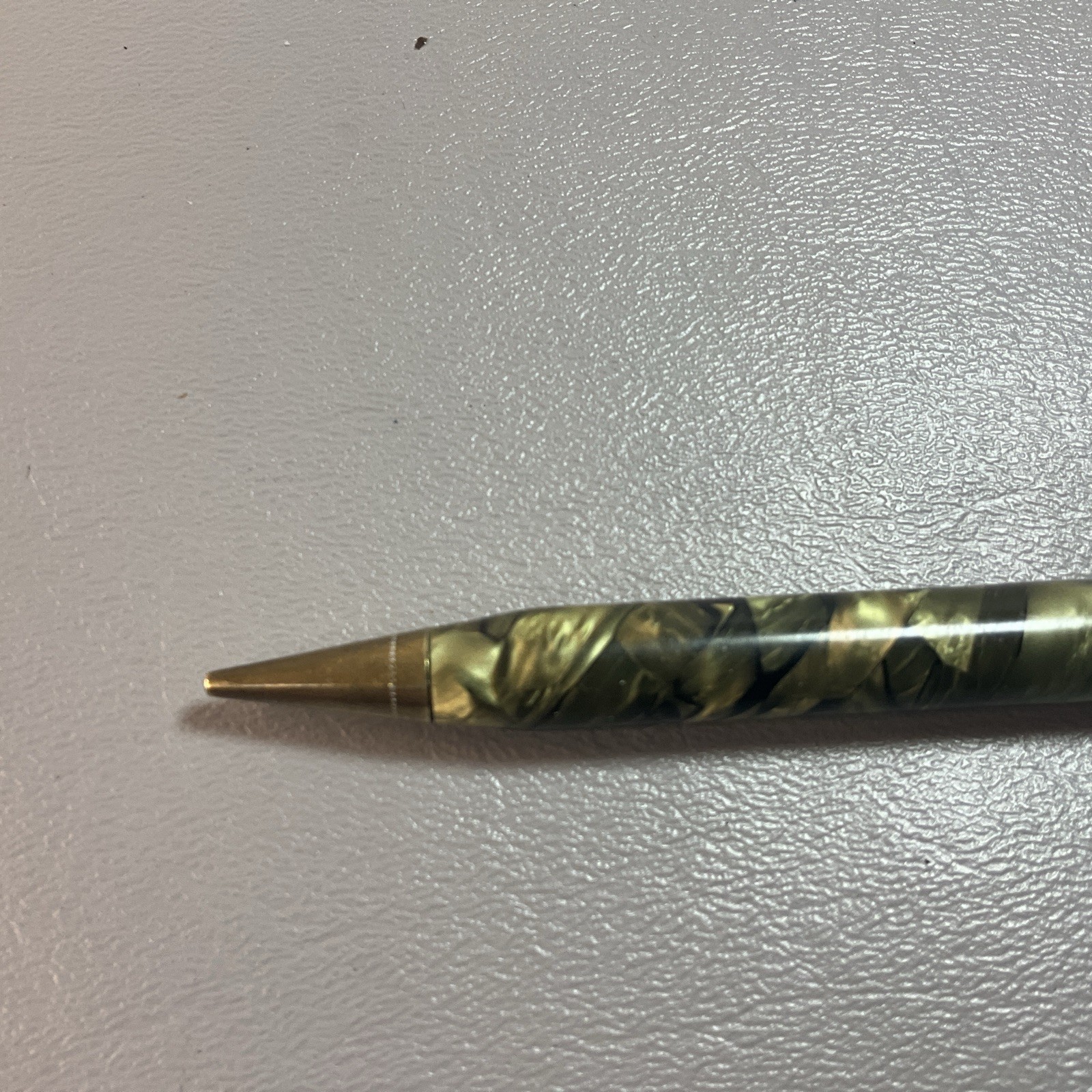 UNBRANDED MECHANICAL PENCIL, 5 IN. GREEN MARBLED INLAY WORKS. LAYERED CLIP(S1019