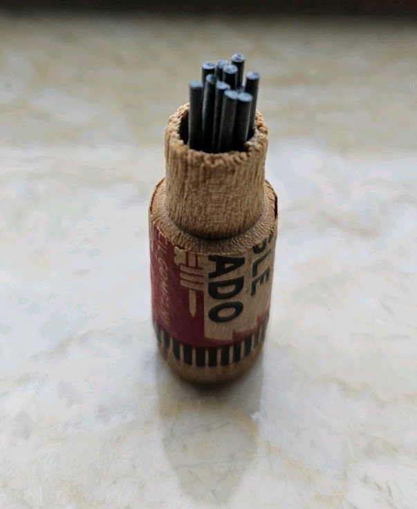 Vintage Eagle Mirado 2½ HB Black Thin Leads Tube — Full 12 Leads Made in Canada