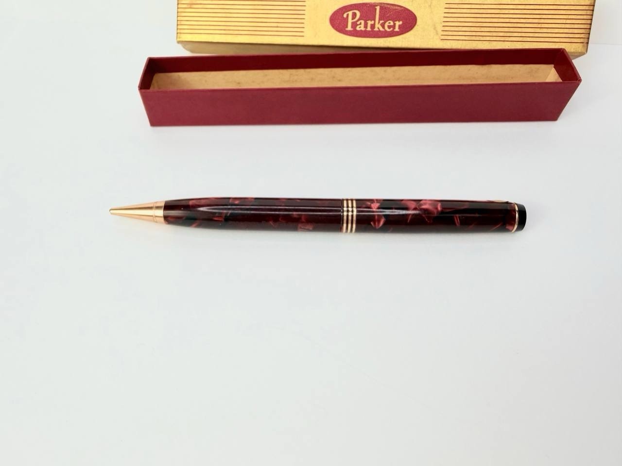 VINTAGE PARKER DUOFOLD RED MARBLE (BURGUNDY) MECHANICAL PENCIL w/ Box