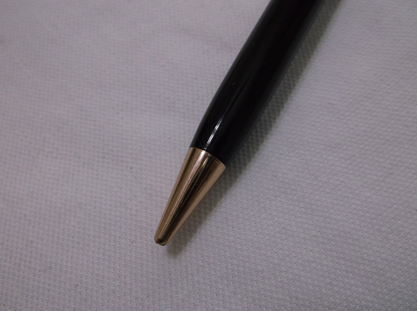 MONTBLANC PIX #372 BLACK MECHANCIAL PENCIL WITH VIOLET PUSH BUTTON/ 1.18 mm lead
