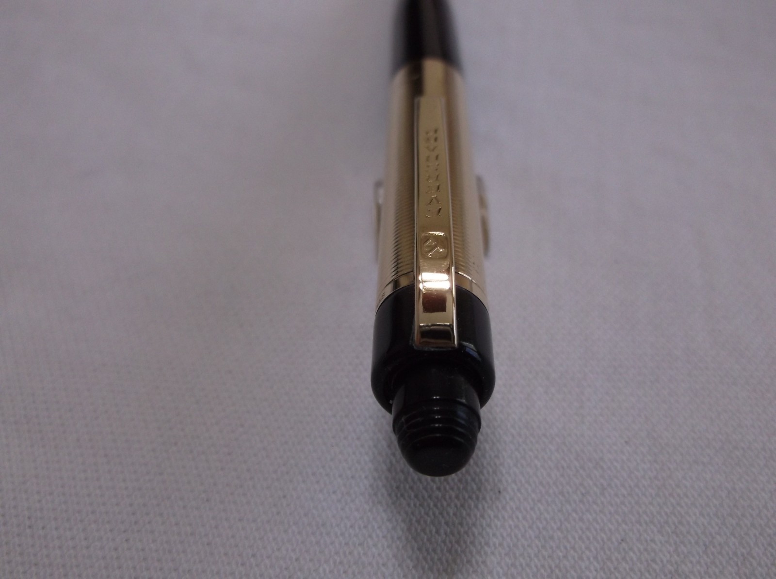 VINTAGE EVERSHARP SKYLINE BLACK AND GOLD FILLED MECHANCIAL PENCIL / 1.18 mm LEAD