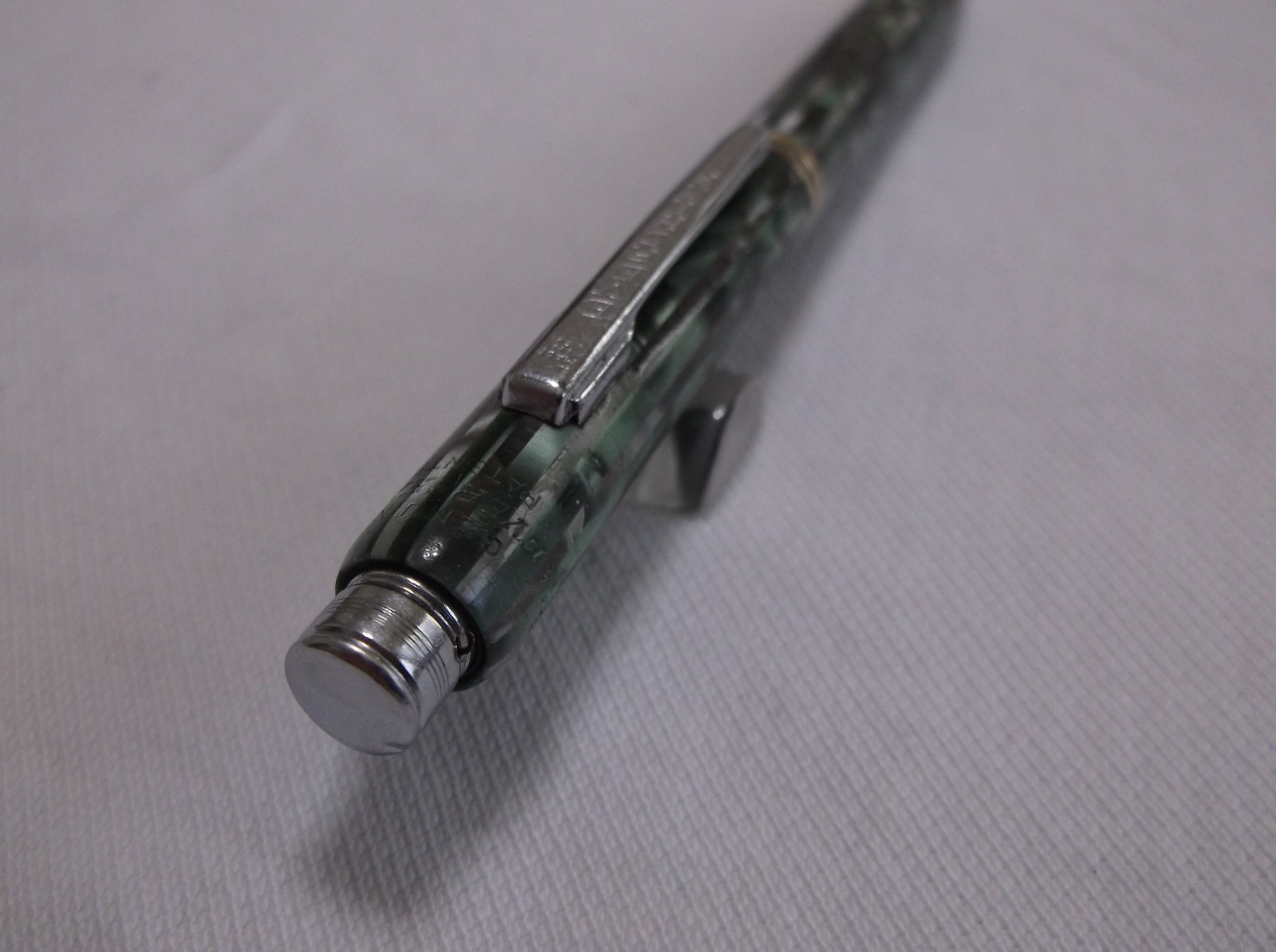 VINTAGE WAHL EVERSHARP AIR – LITE GREEN STRIPE REPEATER PENCIL / 1.18 mm LEAD