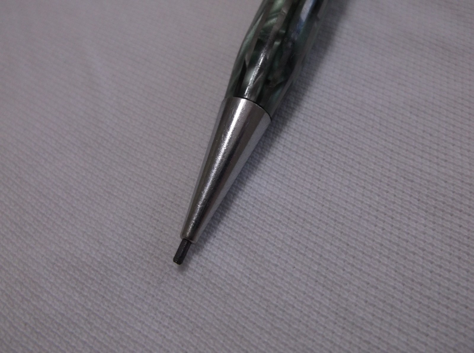 VINTAGE WAHL EVERSHARP AIR – LITE GREEN STRIPE REPEATER PENCIL / 1.18 mm LEAD