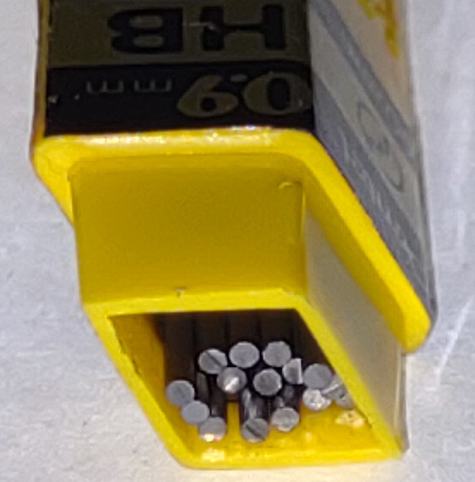 ONE Tube Pentel Mechanical Pencil Refill Lead 0.9mm HB Hi-Polymer 15pcs Per Tub