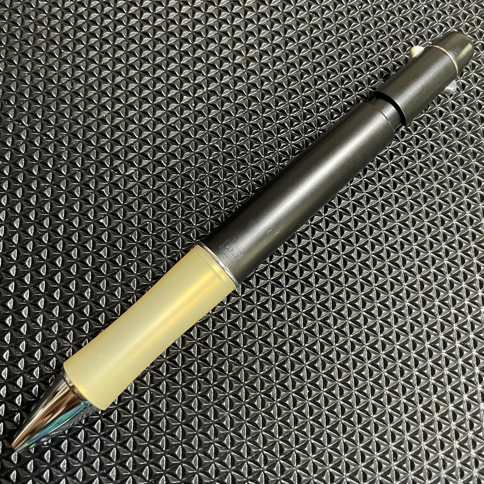 PILOT Dr. Grip 1+1 Multi Pen Ballpoint Mechanical Pencil Japan Used