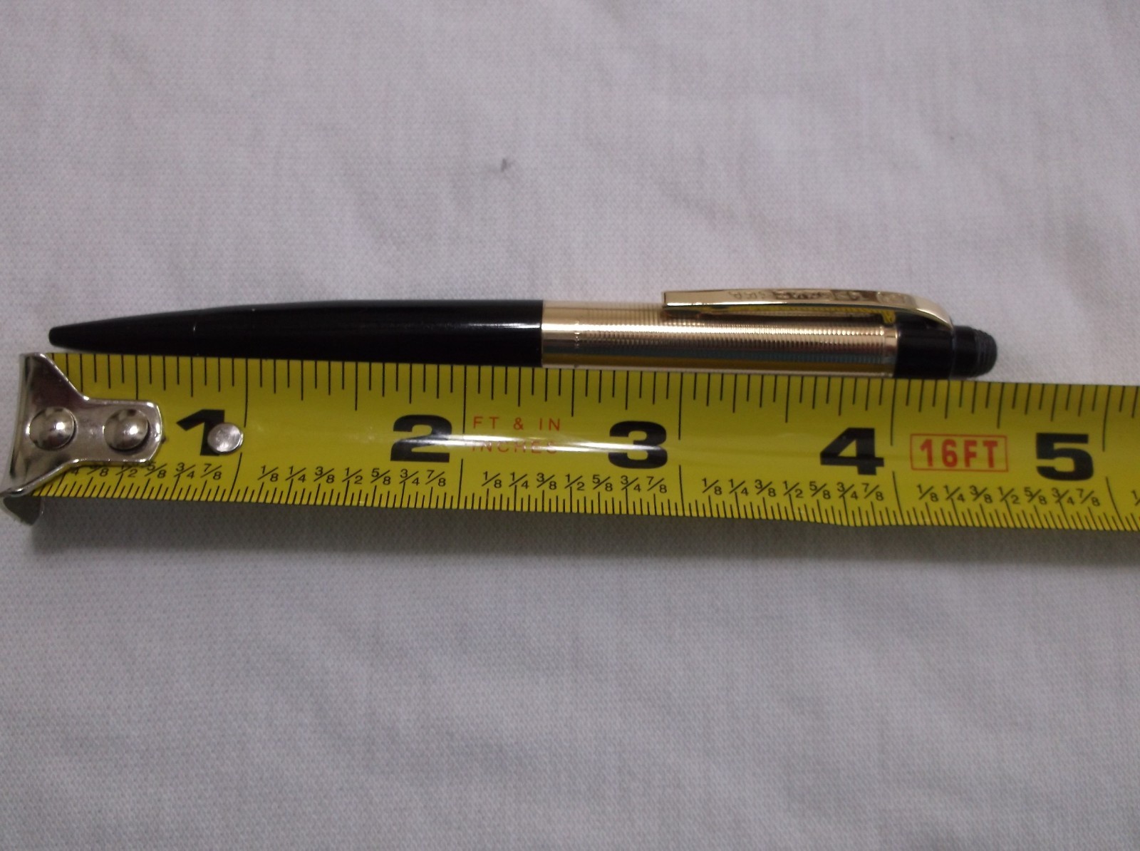 VINTAGE EVERSHARP SKYLINE BLACK AND GOLD FILLED MECHANCIAL PENCIL / 1.18 mm LEAD