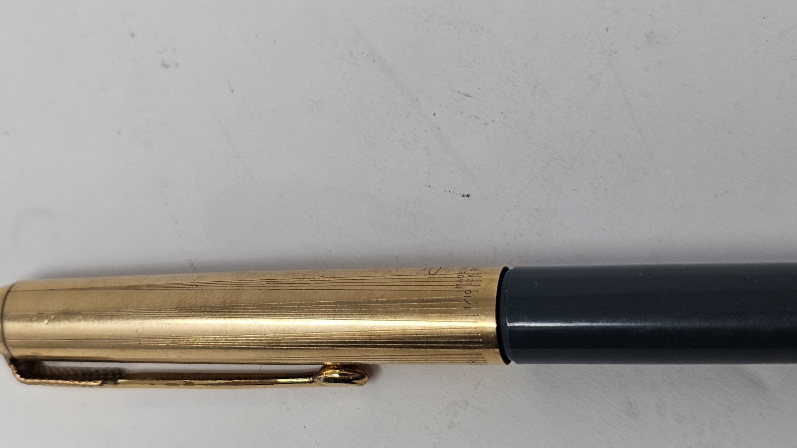 “PARKER * 1/10 12K GOLD FILLED…” Grey/Gold Trim Cap-Act. Working Mech Pencil
