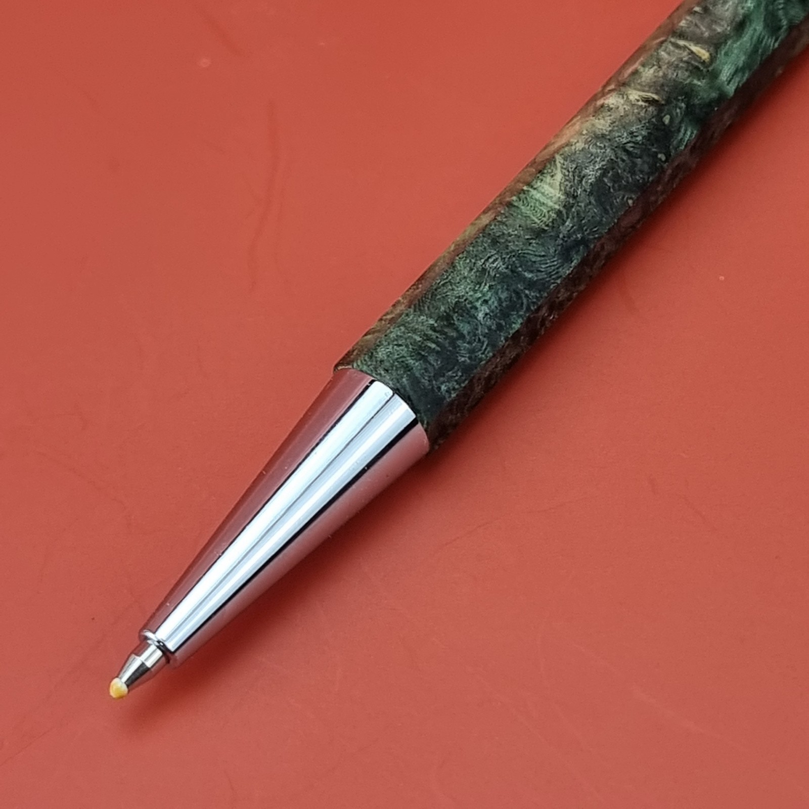 Hand Crafted Click Ballpointpen with Octagonal Wood Barrel