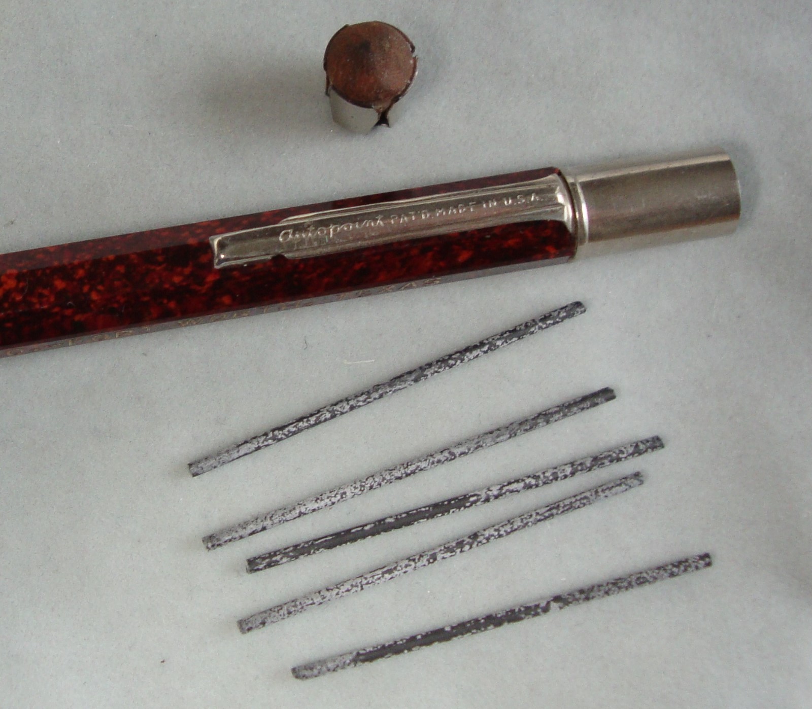 VINTAGE (1960S) OCTAGONAL MECHANICAL PENCIL (AUTOPOINT) WITH LEAD