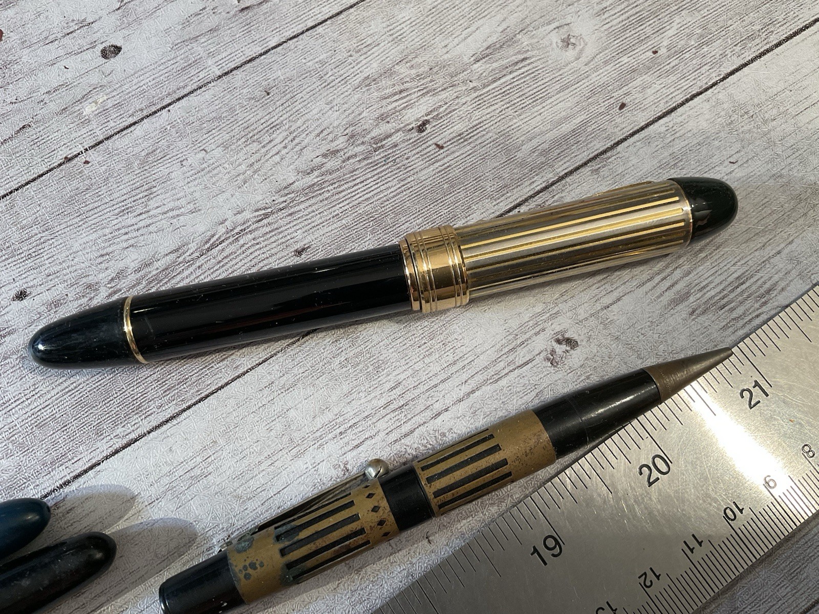 ORIGINAL VINTAGE PEN / PENCIL LOT PARKER FOUNTAIN ETC….