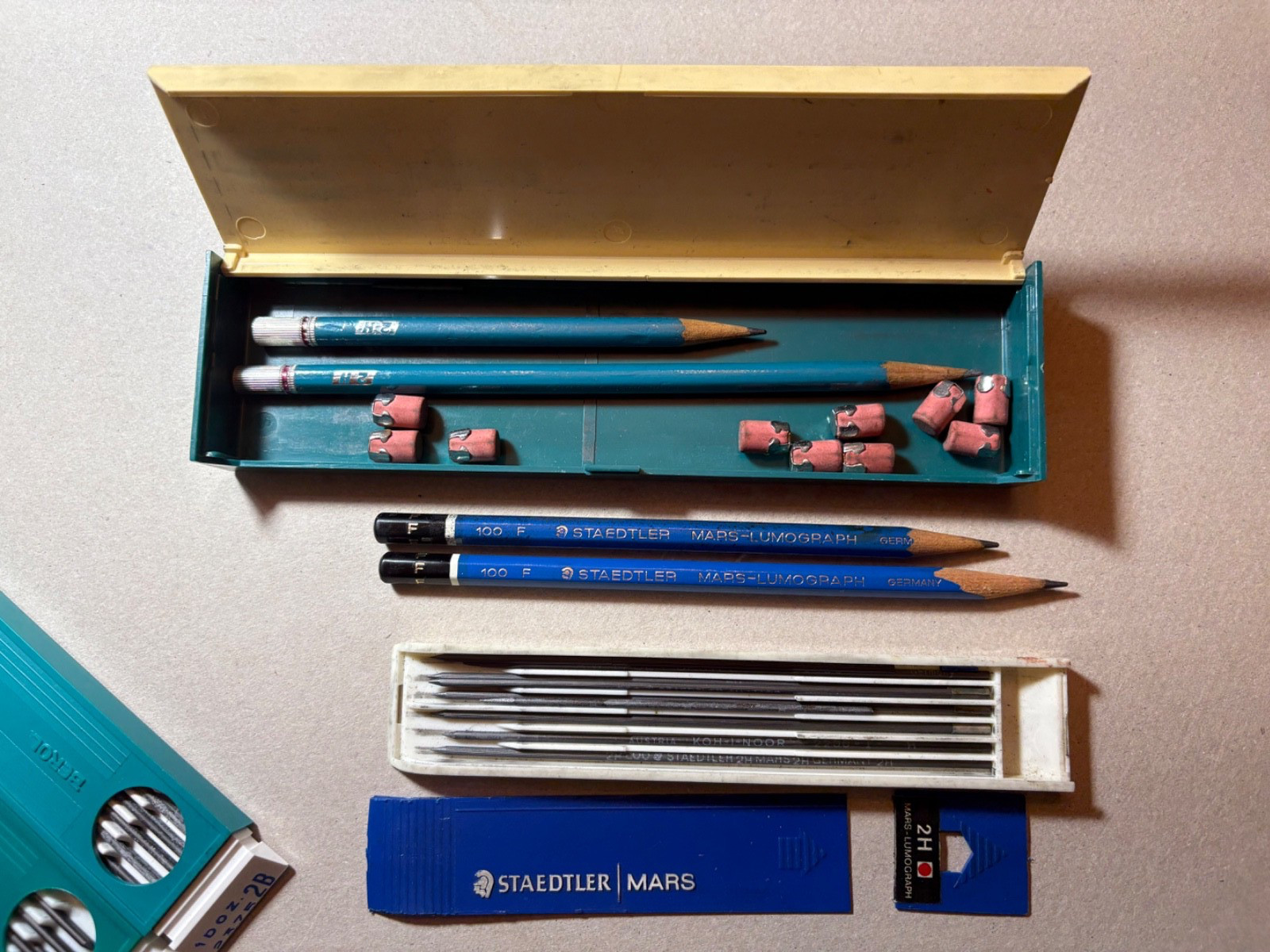 VTG Lot Drawing Leads & Pencils Eagle Turquoise Staedtler with pencil case