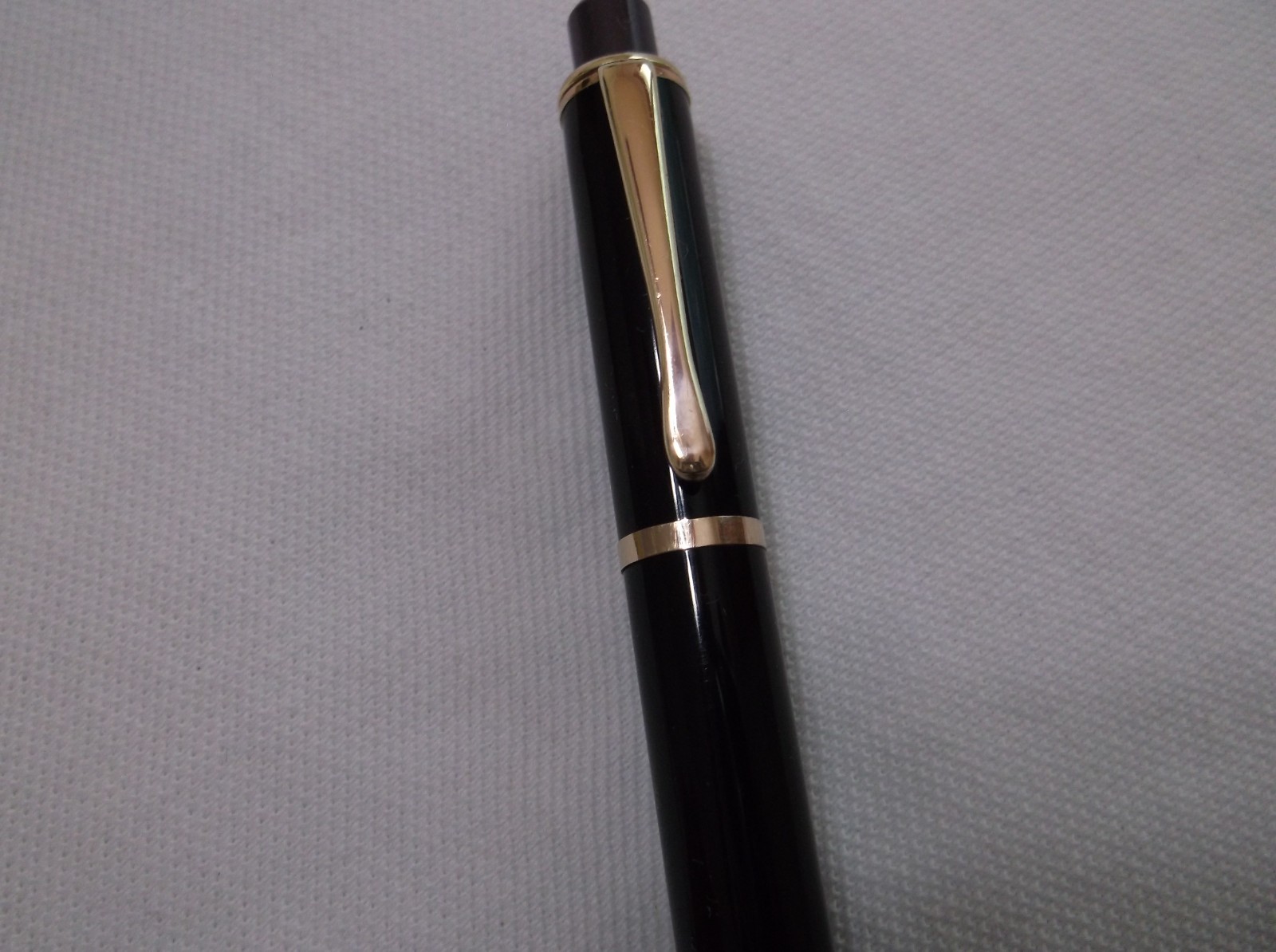 MONTBLANC PIX #372 BLACK MECHANCIAL PENCIL WITH VIOLET PUSH BUTTON/ 1.18 mm lead