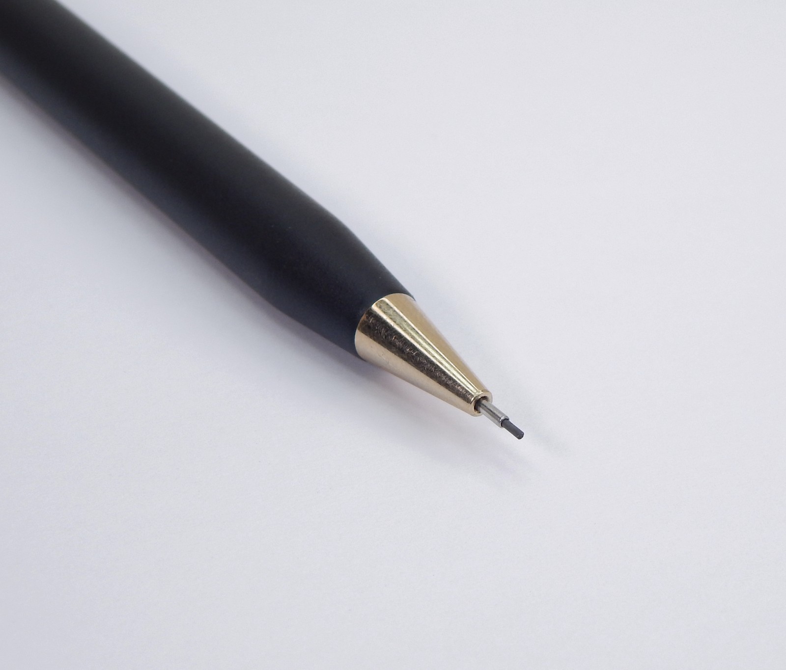 CROSS BLACK MEET & GOLD TRIM MECHANICAL PENCIL