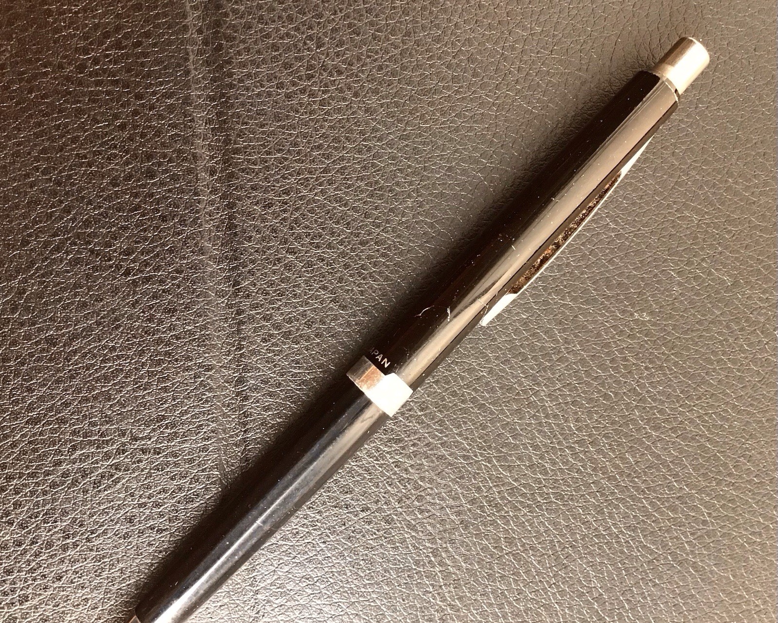 Pentel 5 Mechanical Pencil 0.5 mm Ribbed Plastic Barrel Japan (used) w 3 lead