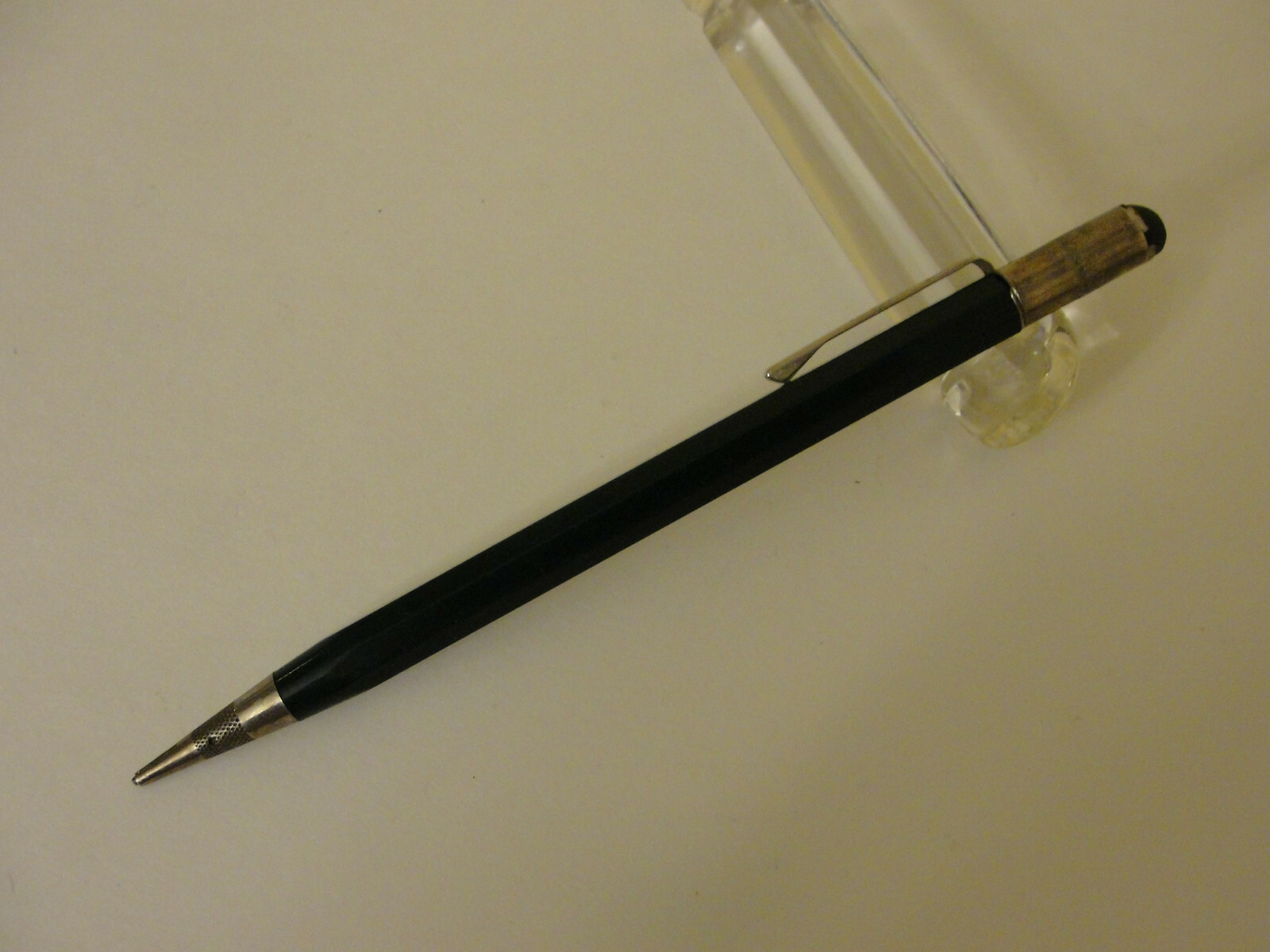 Autopoint In Cursive Green Mechanical Pencil – Chicago is on the chrome sleeve