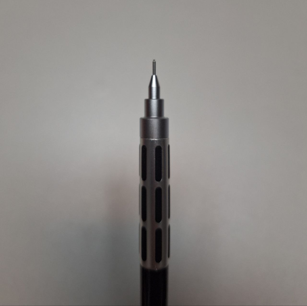 Pentel Discontinued Mechanical Pencil – Graph 1000 Limited Edition 8 Pearl Black