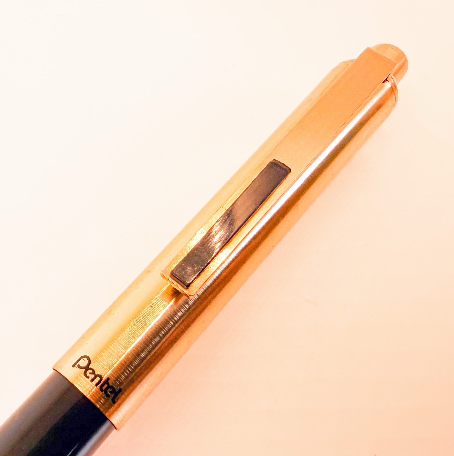 Pentel CIL P2135 0.5mm Mechanical Pencil Cap style black gold Early Kerry