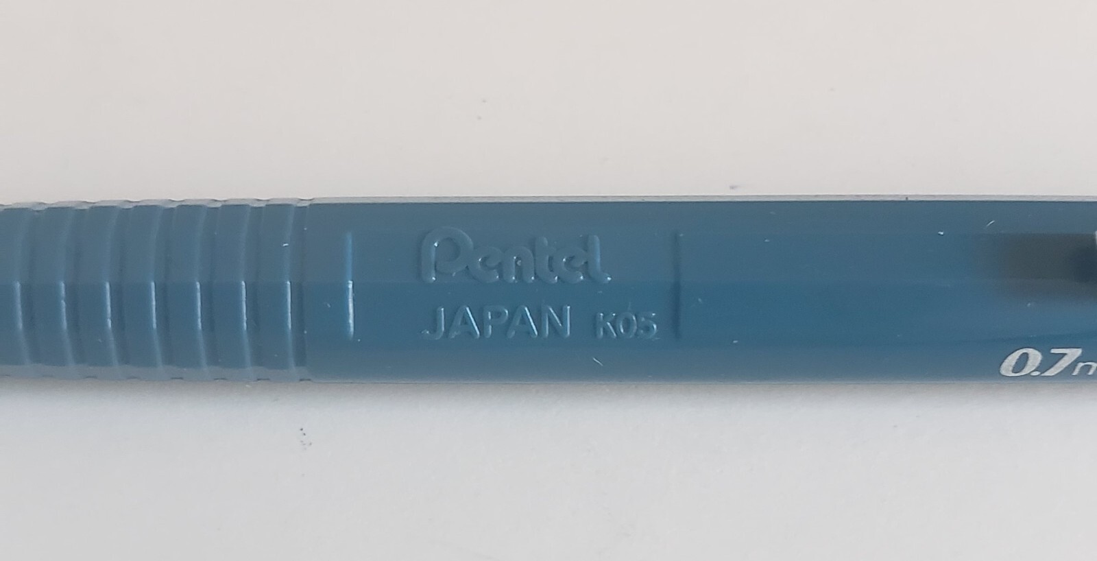 4 Pentel Pencils 2 P207 0.7mm P205 0.5mm PG305 0,5mm 2 tubes of lead P16