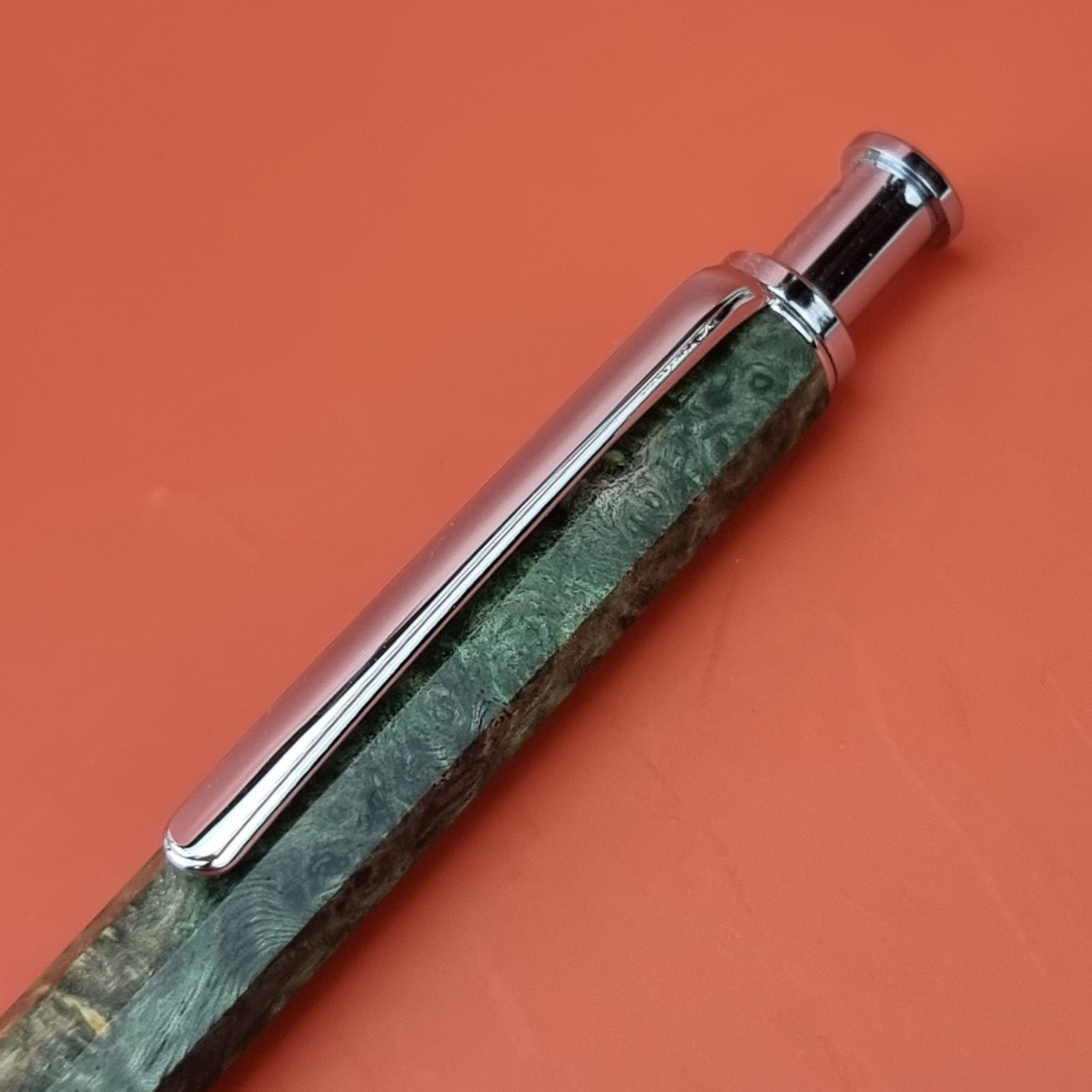 Hand Crafted Click Ballpointpen with Octagonal Wood Barrel