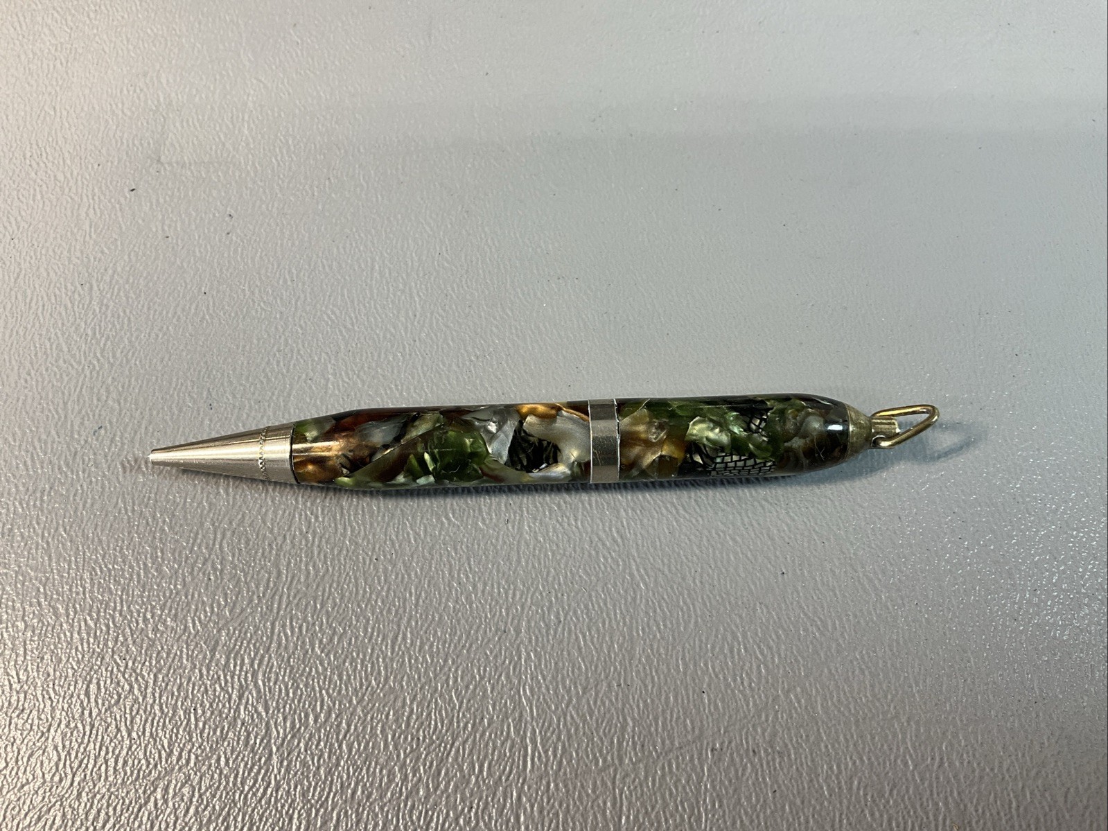 UNBRANDED RING TOP MECHANICAL PENCIL, 3.5 IN LONG. WORKS. ((S1294)
