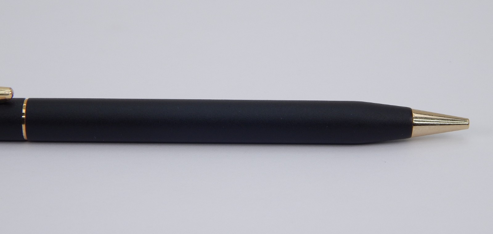 CROSS BLACK MEET & GOLD TRIM MECHANICAL PENCIL