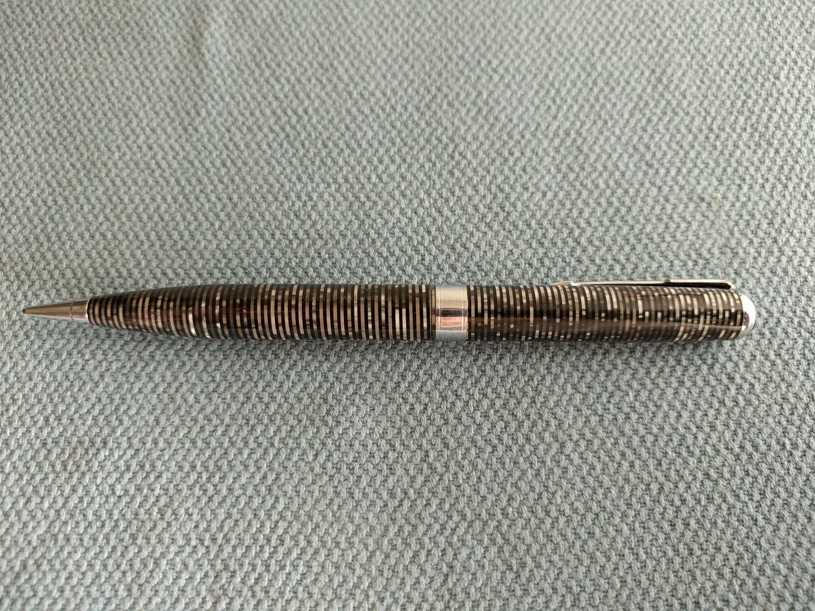 Vintage Parker Vacumatic Mechanical Pencil Black and Silver