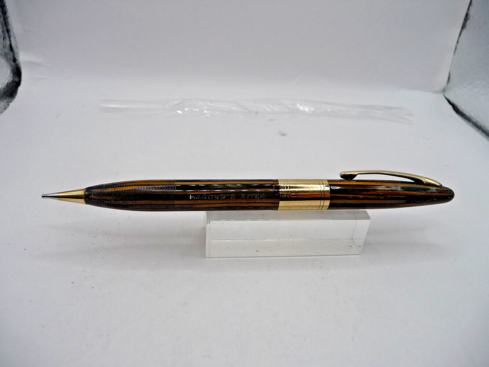 Sheaffer Vintage Wide Gold Band 0.9 mm Pencil– Brown–working